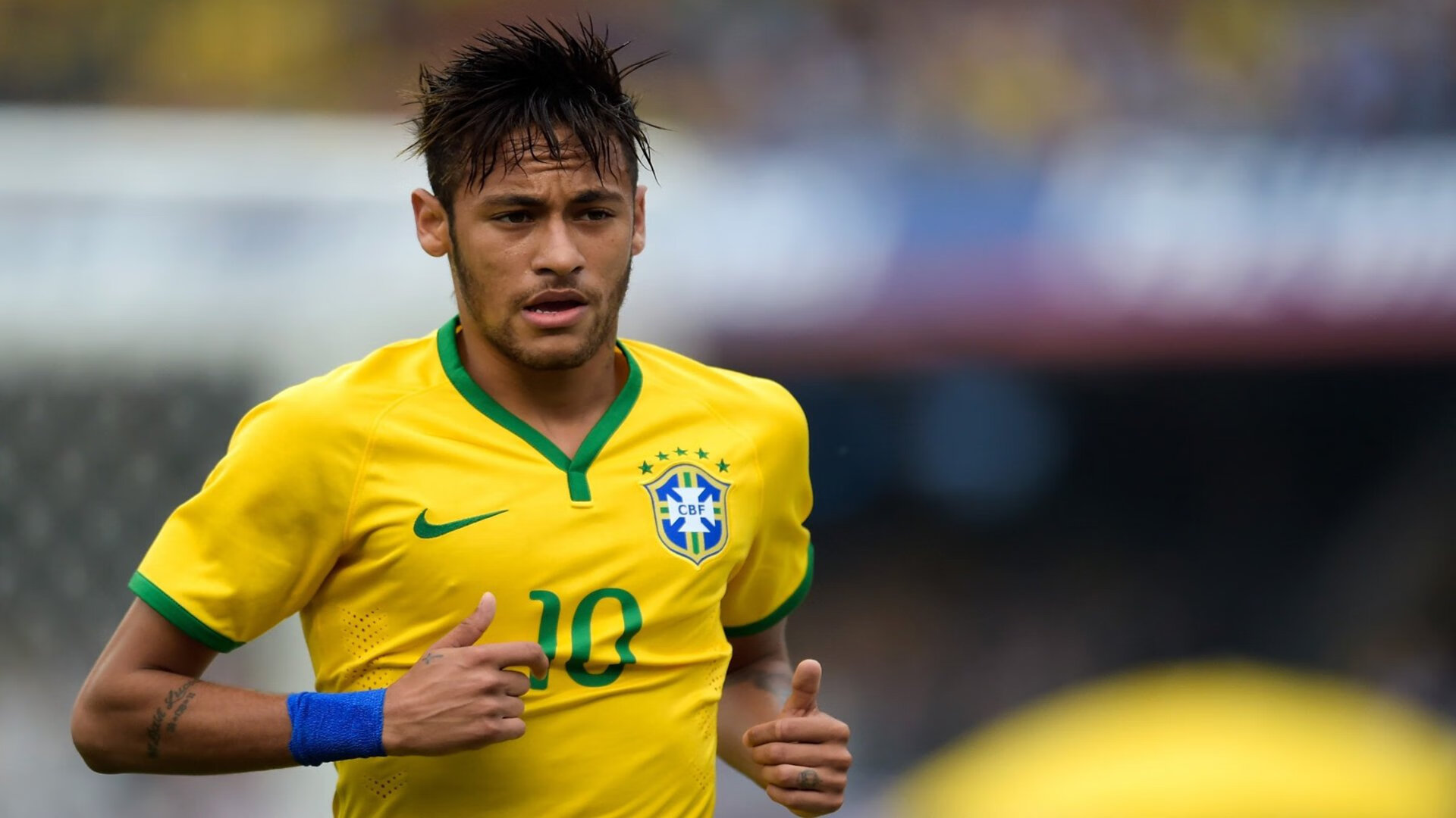 足球文化产业“创新+传承”——打造具有中国元素特色的文化品牌