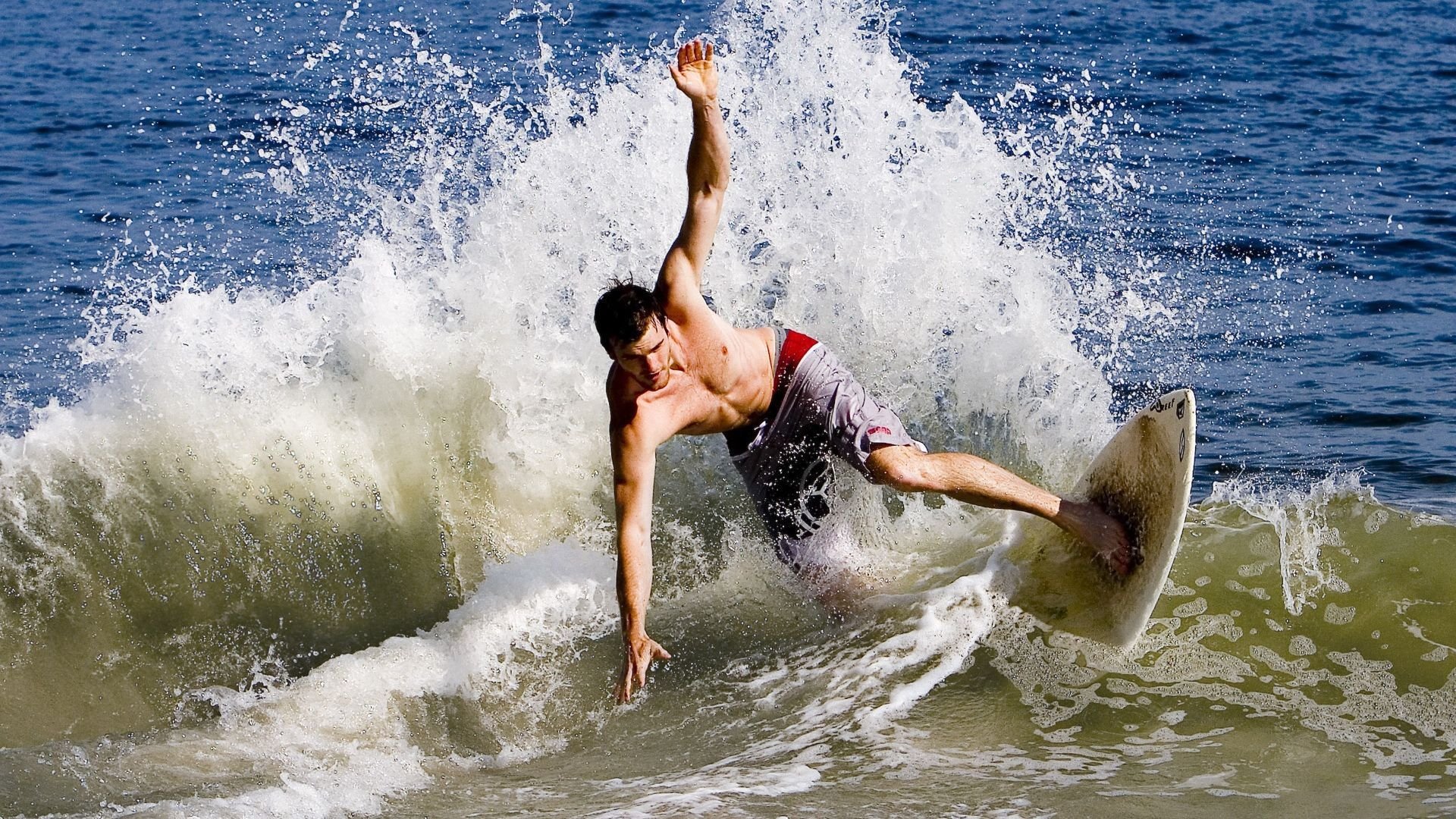羽毛球女双赛场，中国组合三连胜小组第一出线，羽毛球女双赛况